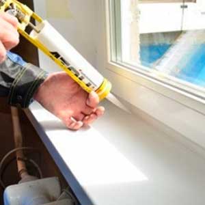 Установка пластиковых подоконников
